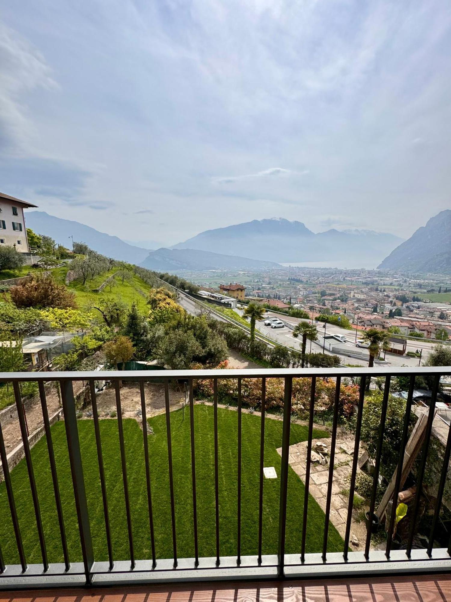 Eco Garda Hill Apartment Тено Екстериор снимка