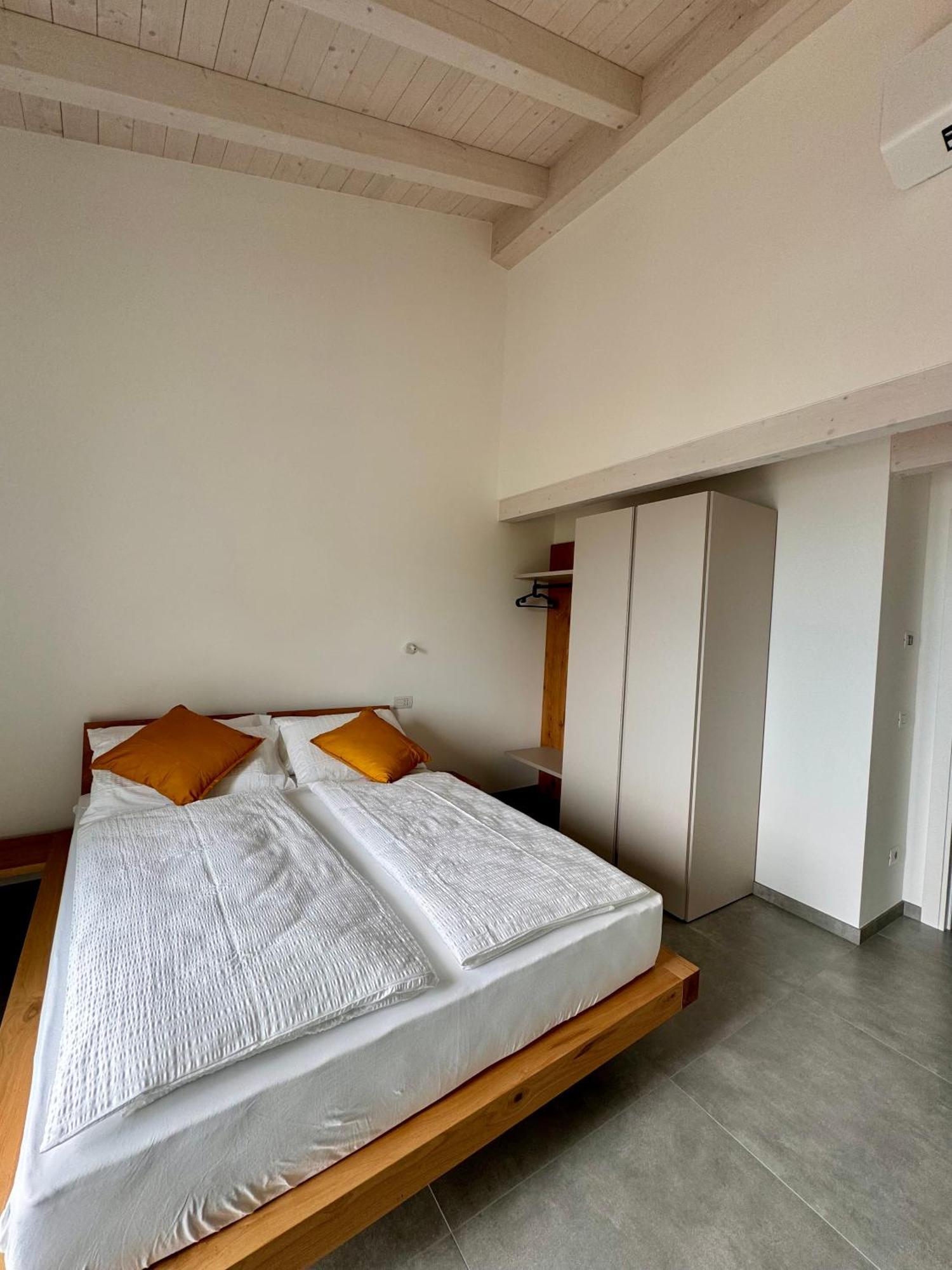 Eco Garda Hill Apartment Тено Екстериор снимка