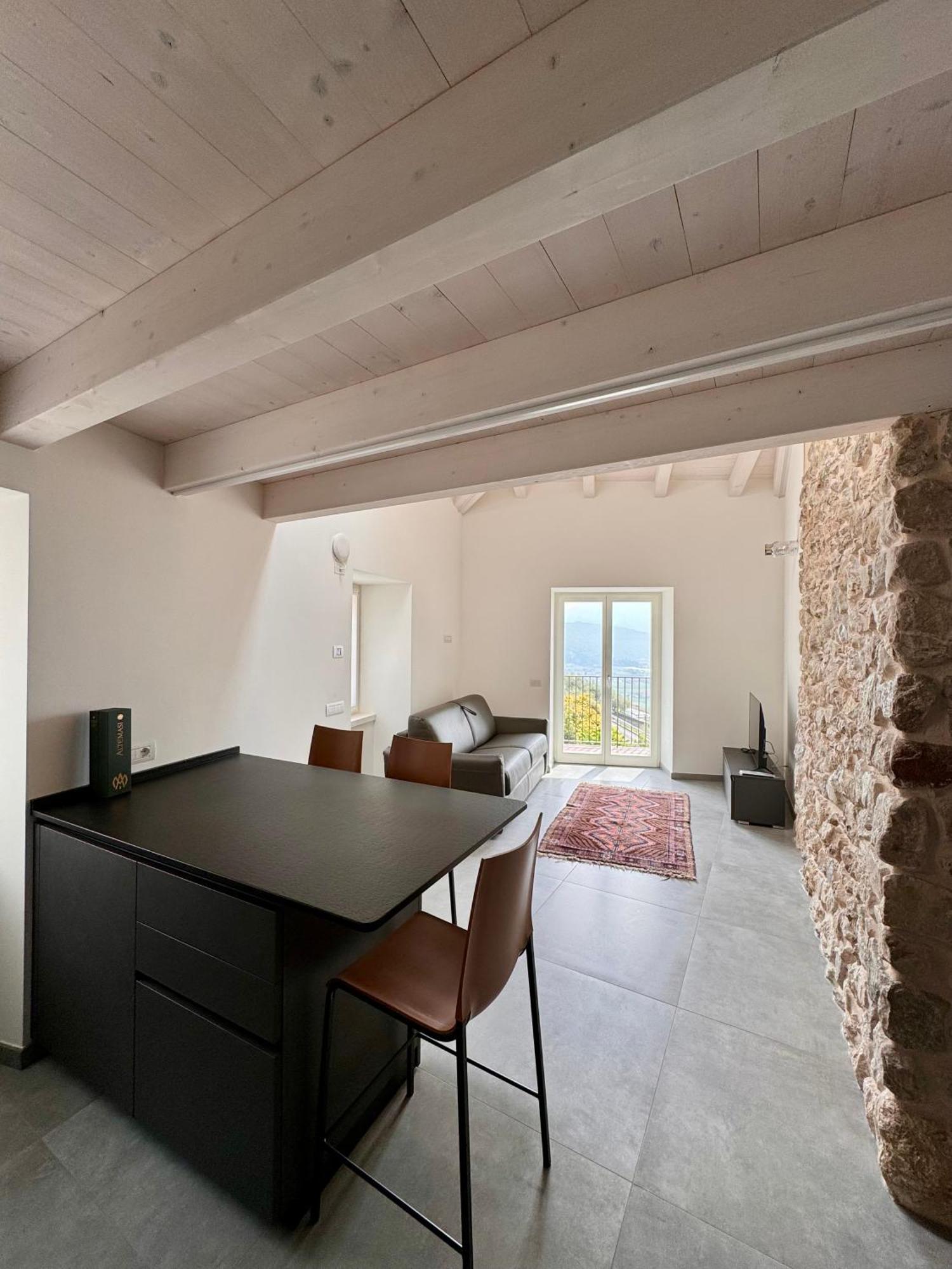 Eco Garda Hill Apartment Тено Екстериор снимка