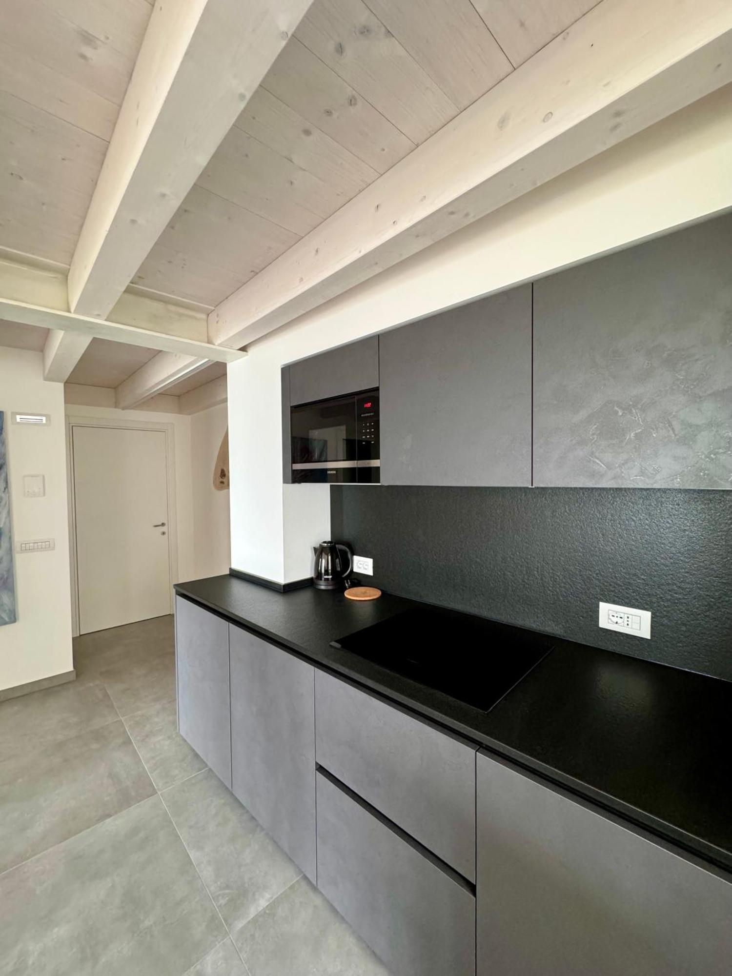 Eco Garda Hill Apartment Тено Екстериор снимка