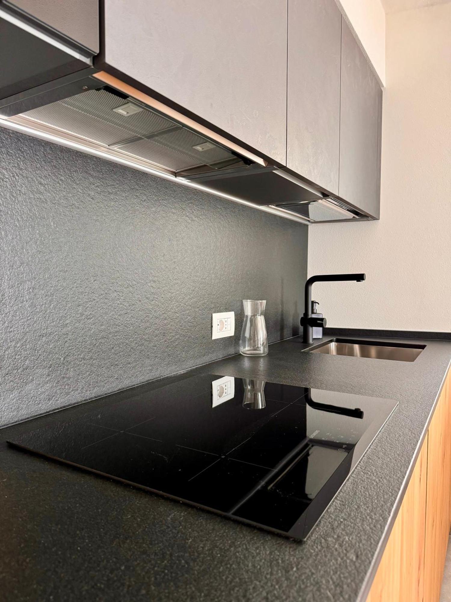 Eco Garda Hill Apartment Тено Екстериор снимка
