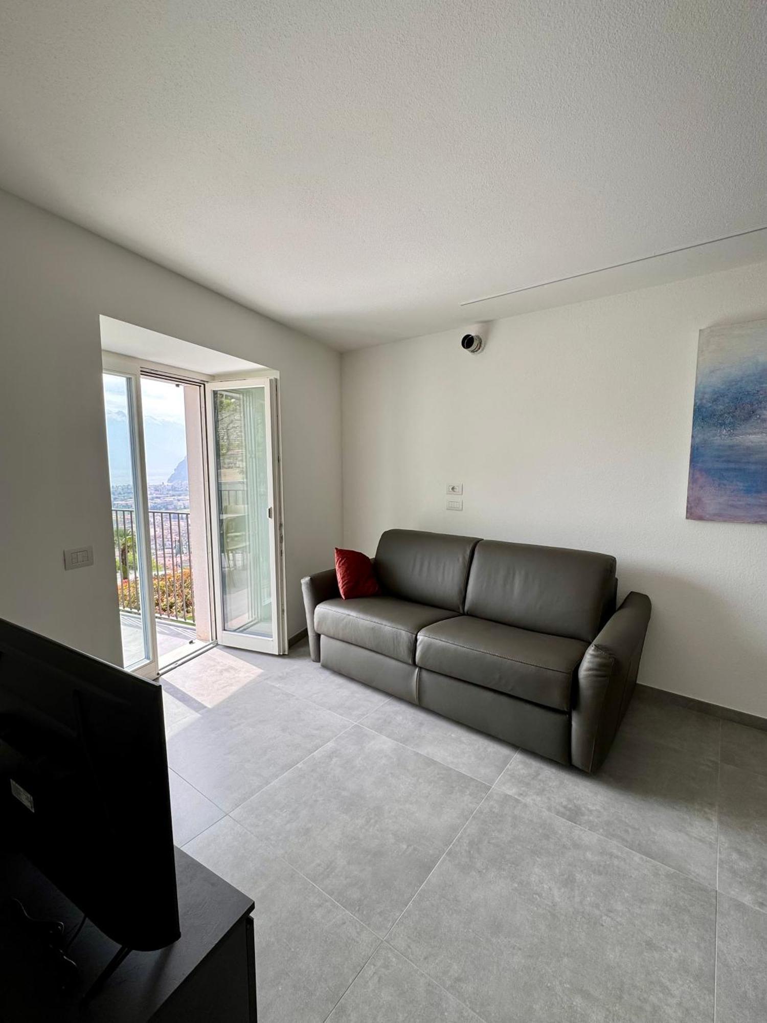 Eco Garda Hill Apartment Тено Екстериор снимка