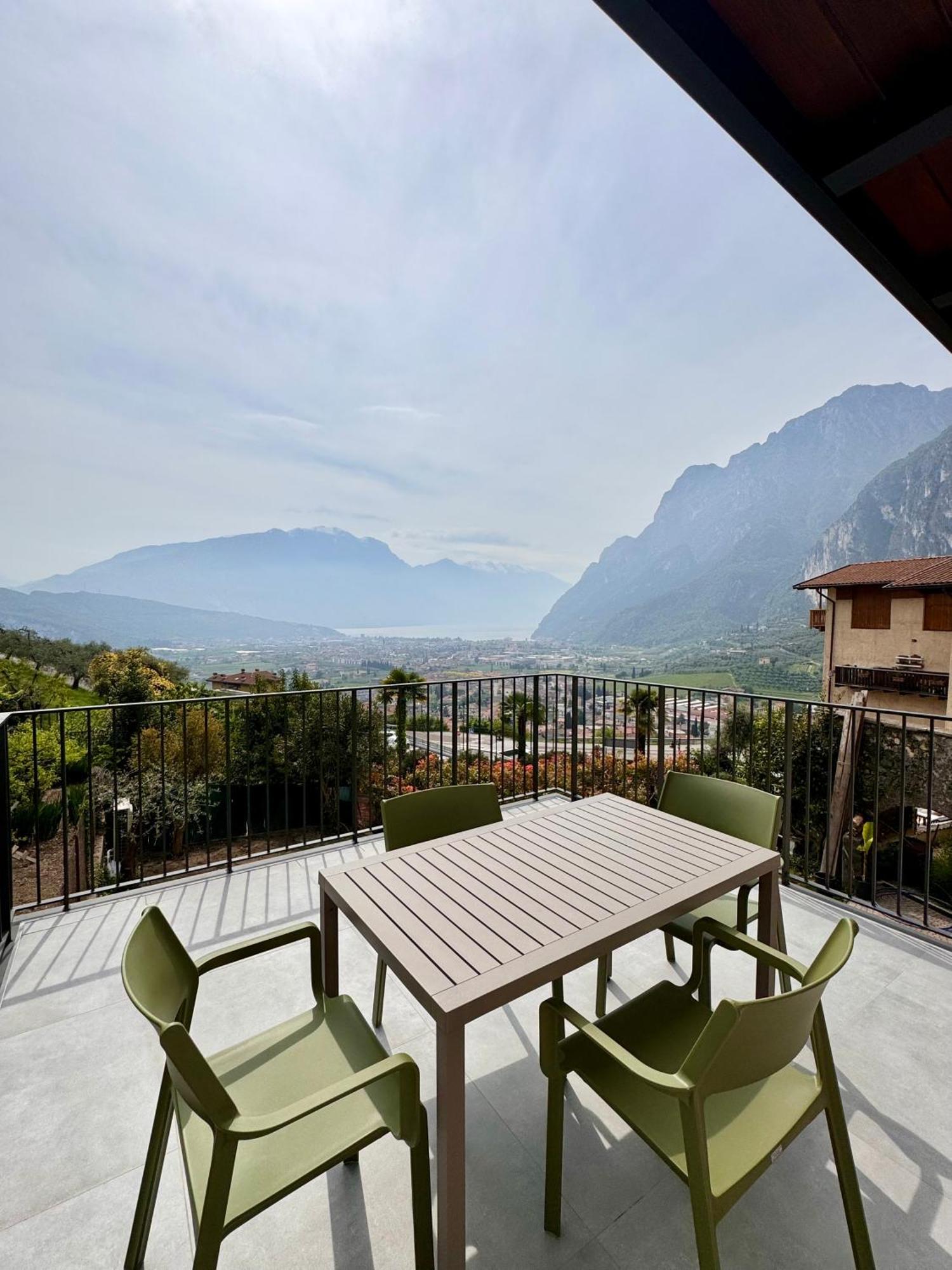 Eco Garda Hill Apartment Тено Екстериор снимка